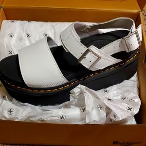 size 9 Dr Martens Air wave Voss quad white